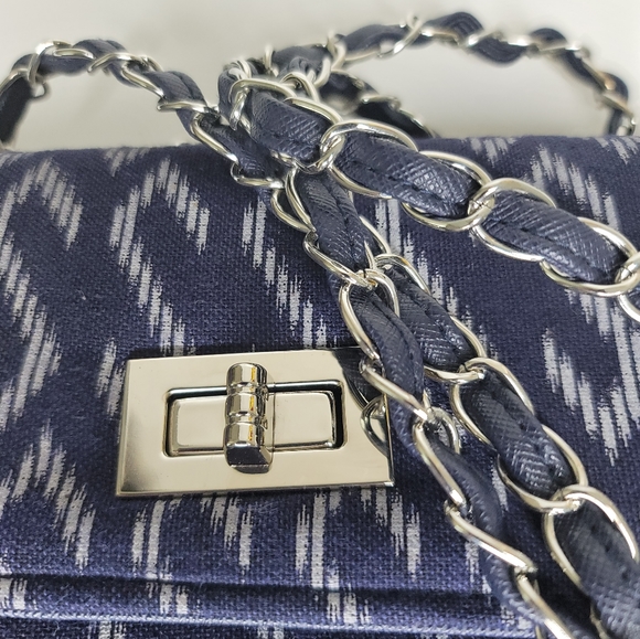 Cross body and shoulders bag. - Picture 8 of 12